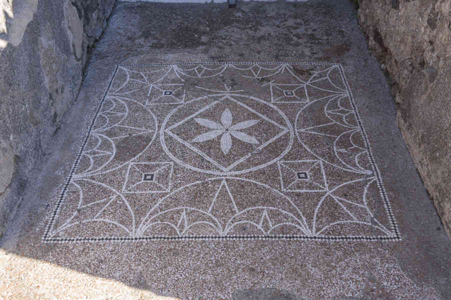088 - Italia - Pompeya - parque arqueológico de Pompeya - Casa del Mosaico Geométrico.jpg